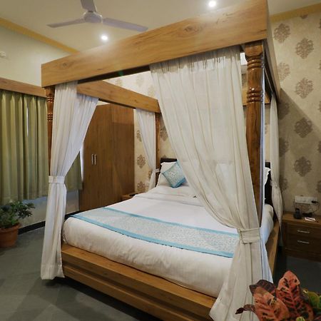 Keshav Resort Udaipur Exterior foto
