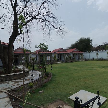 Keshav Resort Udaipur Exterior foto
