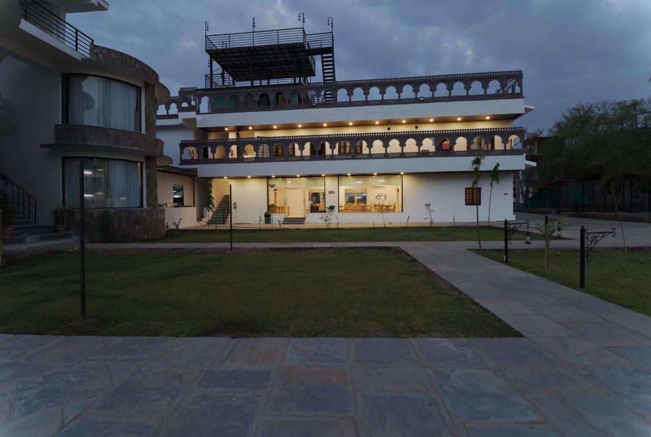 Keshav Resort Udaipur Exterior foto