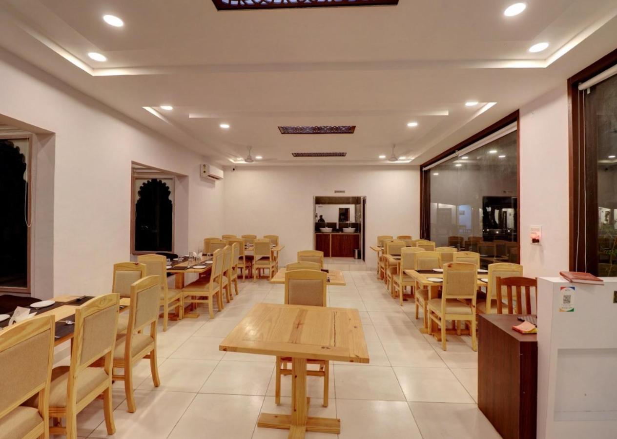 Keshav Resort Udaipur Exterior foto